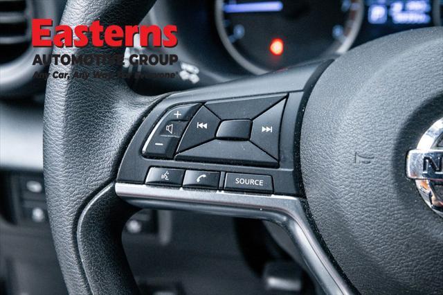 Photo of 2021 Super Black Nissan Kicks