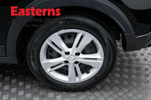 Photo of 2021 Super Black Nissan Kicks