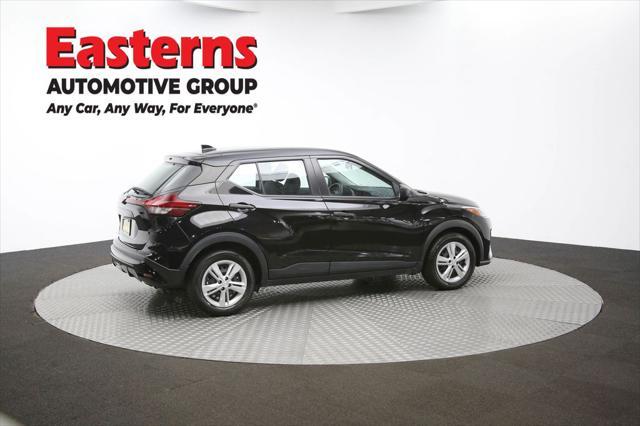 Photo of 2021 Super Black Nissan Kicks