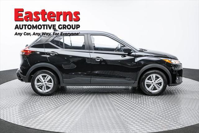 Photo of 2021 Super Black Nissan Kicks