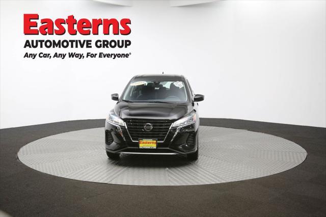 Photo of 2021 Super Black Nissan Kicks