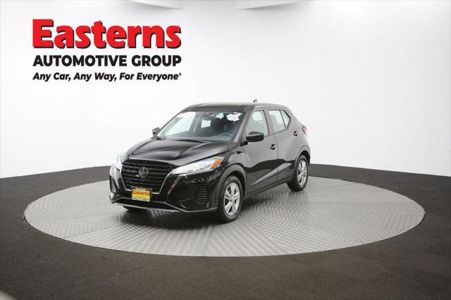 Photo of 2021 Super Black Nissan Kicks