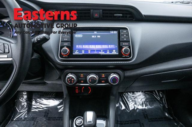Photo of 2021 Super Black Nissan Kicks