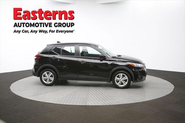 Photo of 2021 Super Black Nissan Kicks