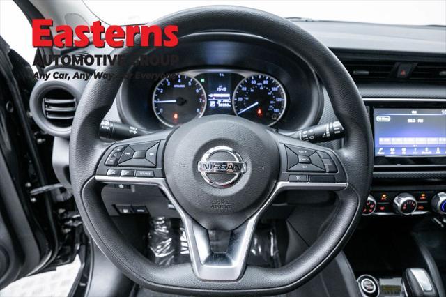 Photo of 2021 Super Black Nissan Kicks