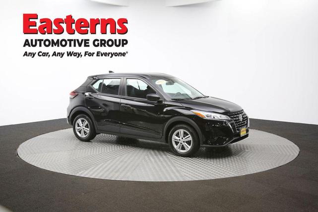 Photo of 2021 Super Black Nissan Kicks