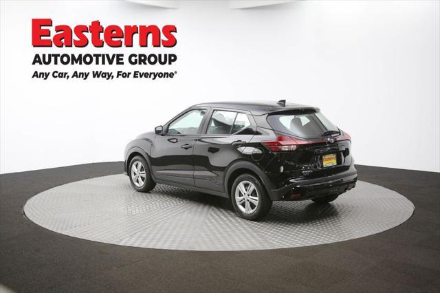 Photo of 2021 Super Black Nissan Kicks