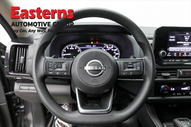 Photo of 2024 Gun Metallic Nissan Pathfinder