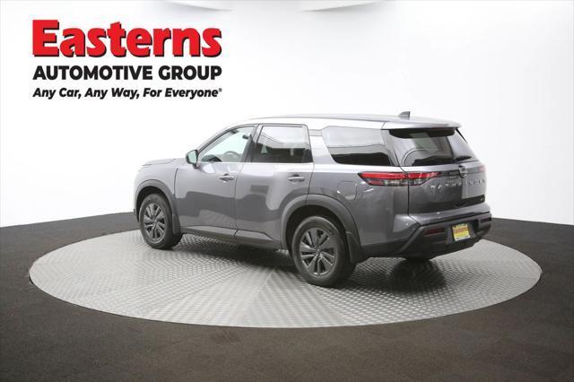 Photo of 2024 Gun Metallic Nissan Pathfinder