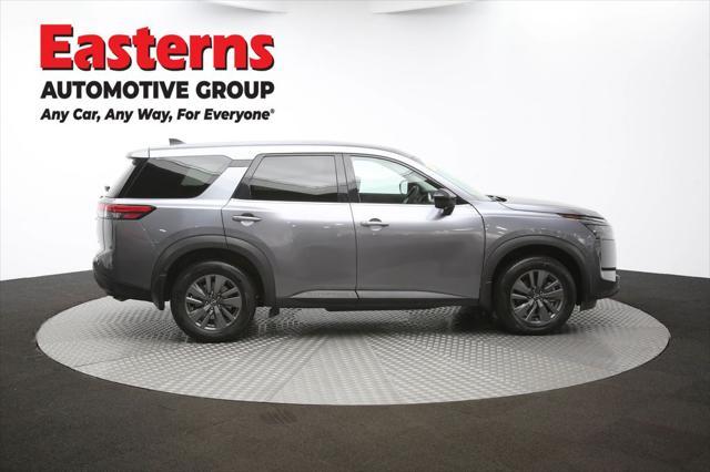 Photo of 2024 Gun Metallic Nissan Pathfinder