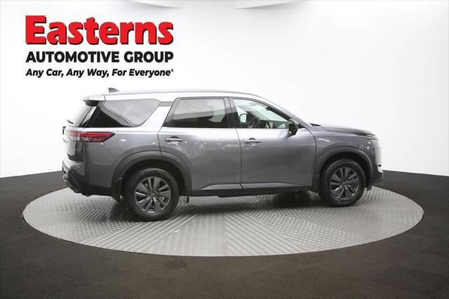 Photo of 2024 Gun Metallic Nissan Pathfinder