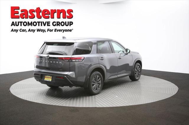 Photo of 2024 Gun Metallic Nissan Pathfinder