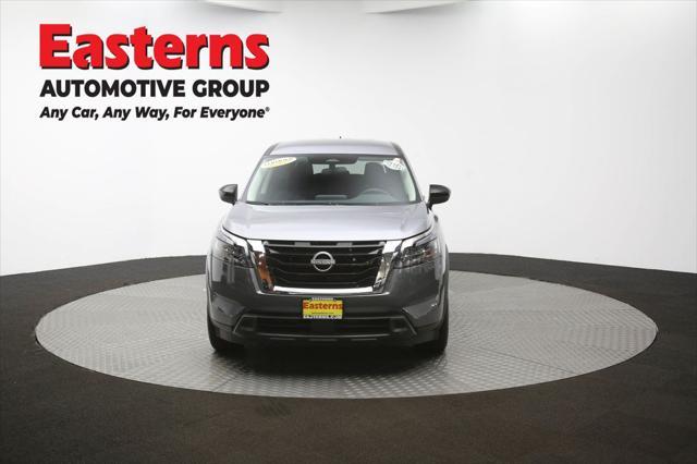 Photo of 2024 Gun Metallic Nissan Pathfinder