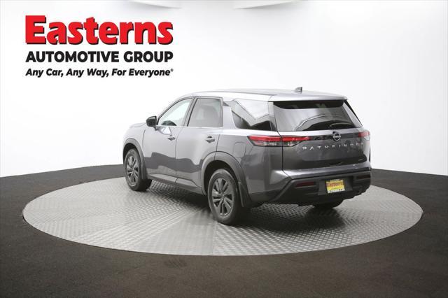 Photo of 2024 Gun Metallic Nissan Pathfinder
