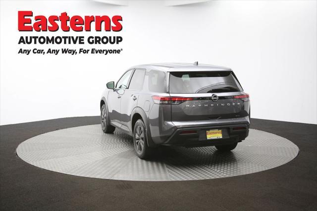 Photo of 2024 Gun Metallic Nissan Pathfinder