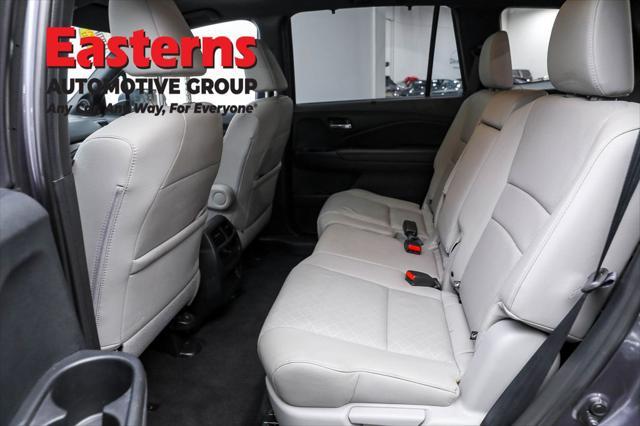 Photo of 2021 Gray Honda Passport