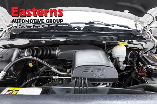 Photo of 2019 Bright White Clearcoat RAM 1500