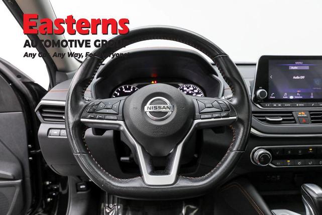 Photo of 2022 Super Black Nissan Altima