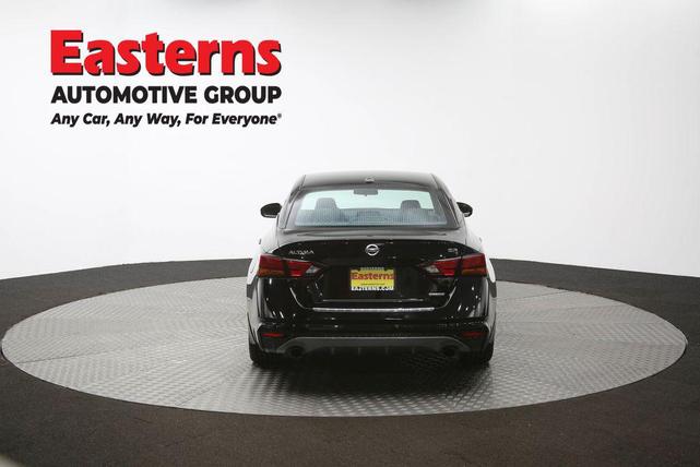 Photo of 2022 Super Black Nissan Altima
