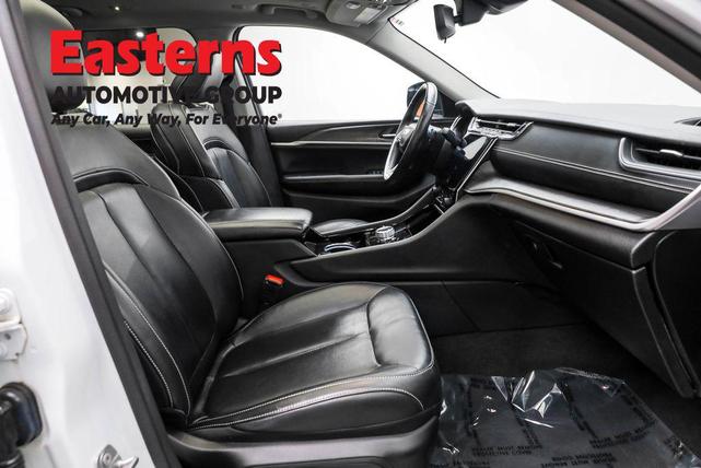 Photo of 2021 Bright White Clearcoat Jeep Grand Cherokee L