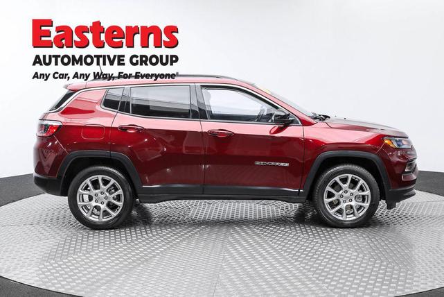 Photo of 2022 Velvet Red Pearlcoat Jeep Compass
