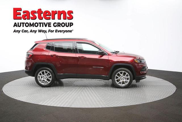 Photo of 2022 Velvet Red Pearlcoat Jeep Compass