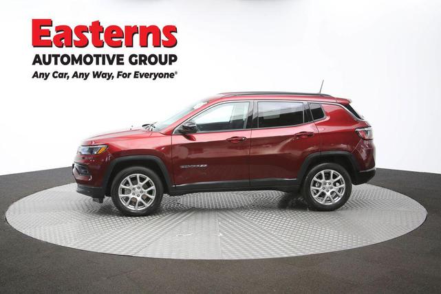 Photo of 2022 Velvet Red Pearlcoat Jeep Compass