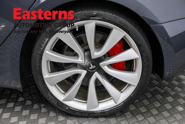 Photo of 2019 Gray Tesla Model 3