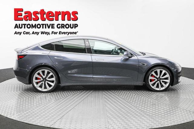 Photo of 2019 Gray Tesla Model 3