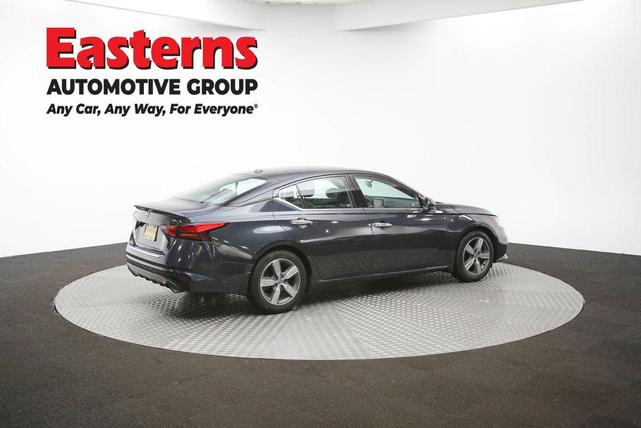 Photo of 2022 Storm Blue Metallic Nissan Altima