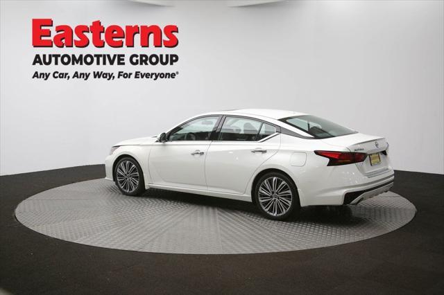 Photo of 2023 Pearl White Tricoat Nissan Altima