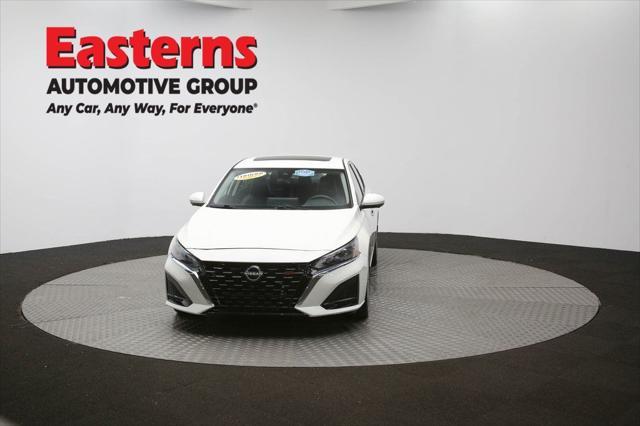 Photo of 2023 Pearl White Tricoat Nissan Altima
