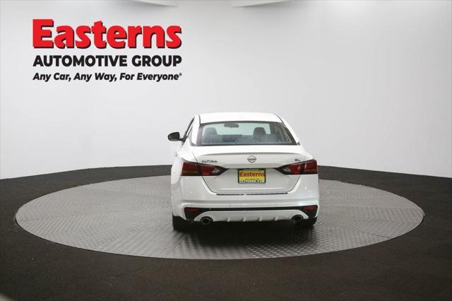 Photo of 2023 Pearl White Tricoat Nissan Altima
