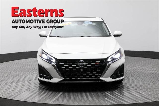 Photo of 2023 Pearl White Tricoat Nissan Altima