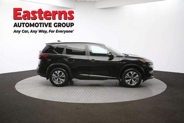 Photo of 2022 Super Black Nissan Rogue