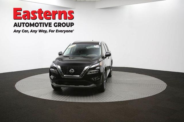 Photo of 2022 Super Black Nissan Rogue