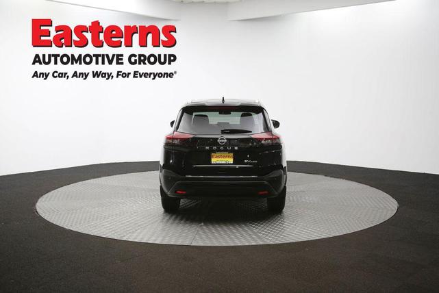 Photo of 2022 Super Black Nissan Rogue