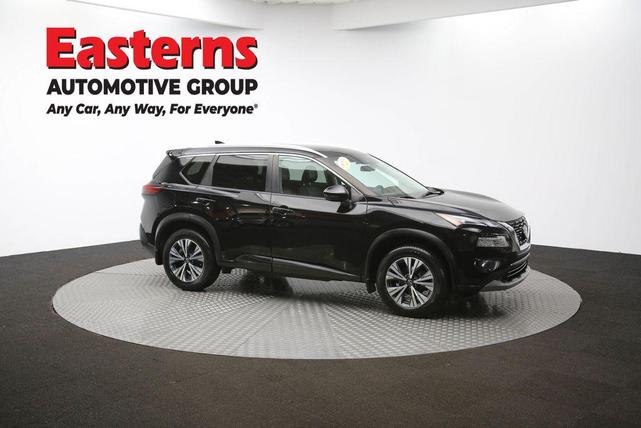 Photo of 2022 Super Black Nissan Rogue