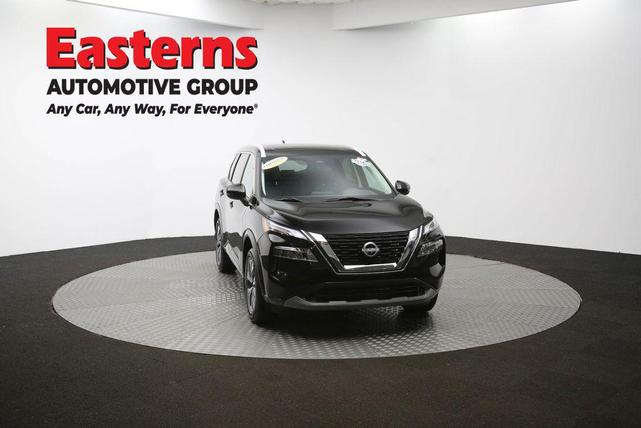 Photo of 2022 Super Black Nissan Rogue