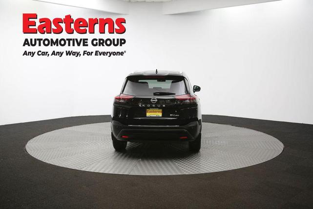 Photo of 2022 Super Black Nissan Rogue