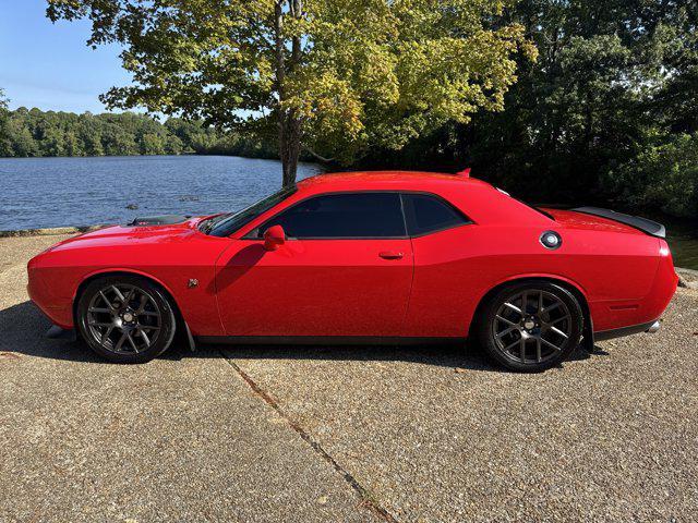 Photo of 2016 Torred Clearcoat Dodge Challenger