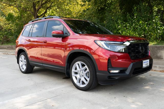 Photo of 2025 Radiant Red Metallic Ii Honda Passport