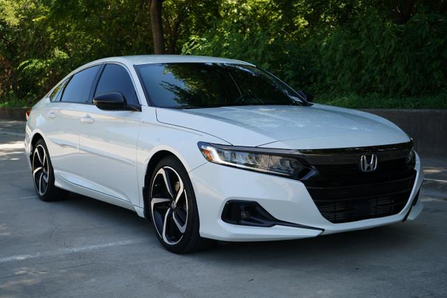Photo of 2022 Platinum White Pearl Honda Accord
