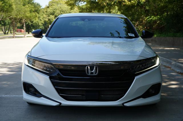 Photo of 2022 Platinum White Pearl Honda Accord