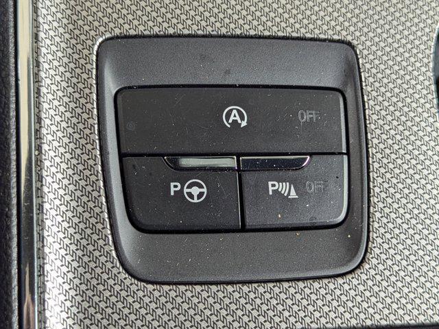 Photo of 2021 Gray Ford Edge