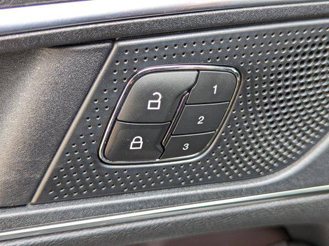 Photo of 2021 Gray Ford Edge