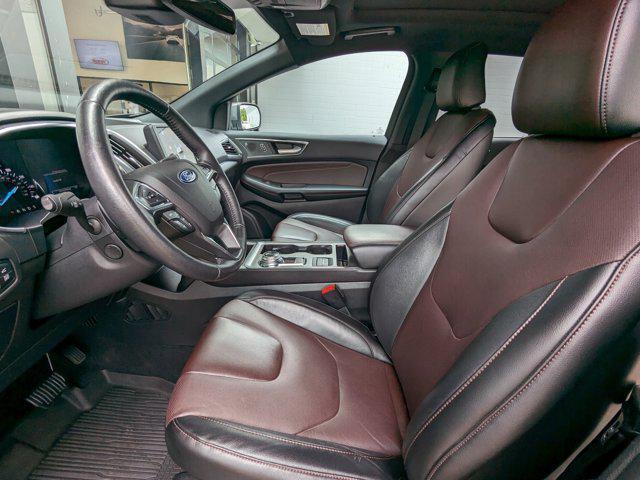 Photo of 2021 Gray Ford Edge