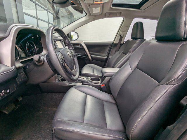 Photo of 2018 Blizzard Pearl Toyota RAV4 Hybrid
