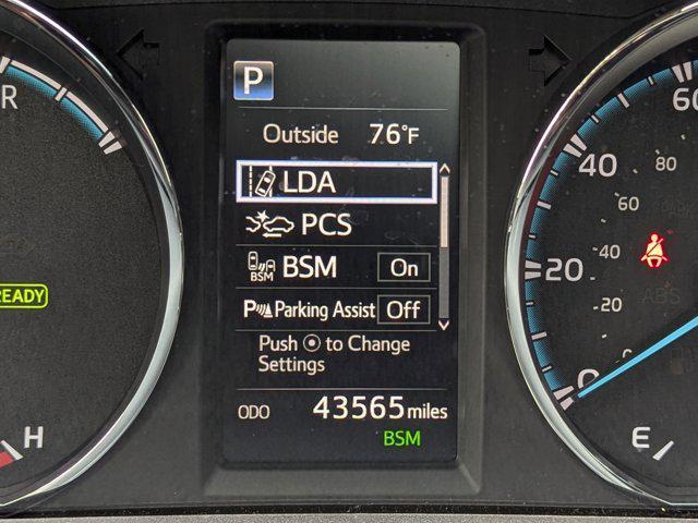 Photo of 2018 Blizzard Pearl Toyota RAV4 Hybrid