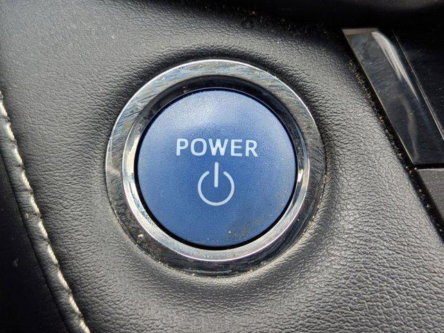 Photo of 2018 Blizzard Pearl Toyota RAV4 Hybrid